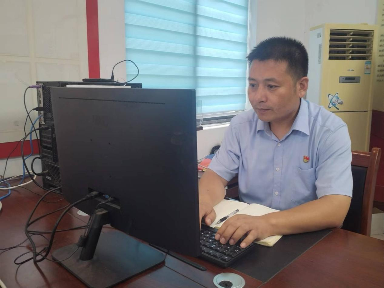 2.种发坤.png 2.种发坤.png